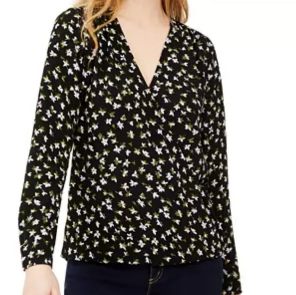 Michael Kors size small women's Lilies‎ floral surplice top / blouse - Picture 9 of 9